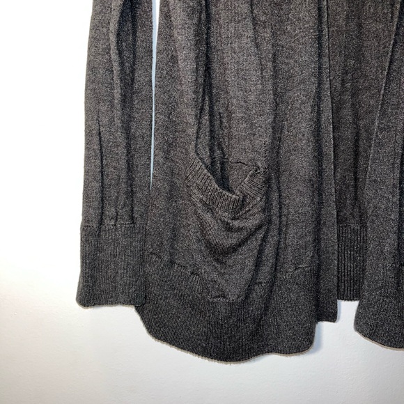Gap Gray Loose Fit Long sleeve Pocketed Cardigan Ladies XS - Picture 3 of 6